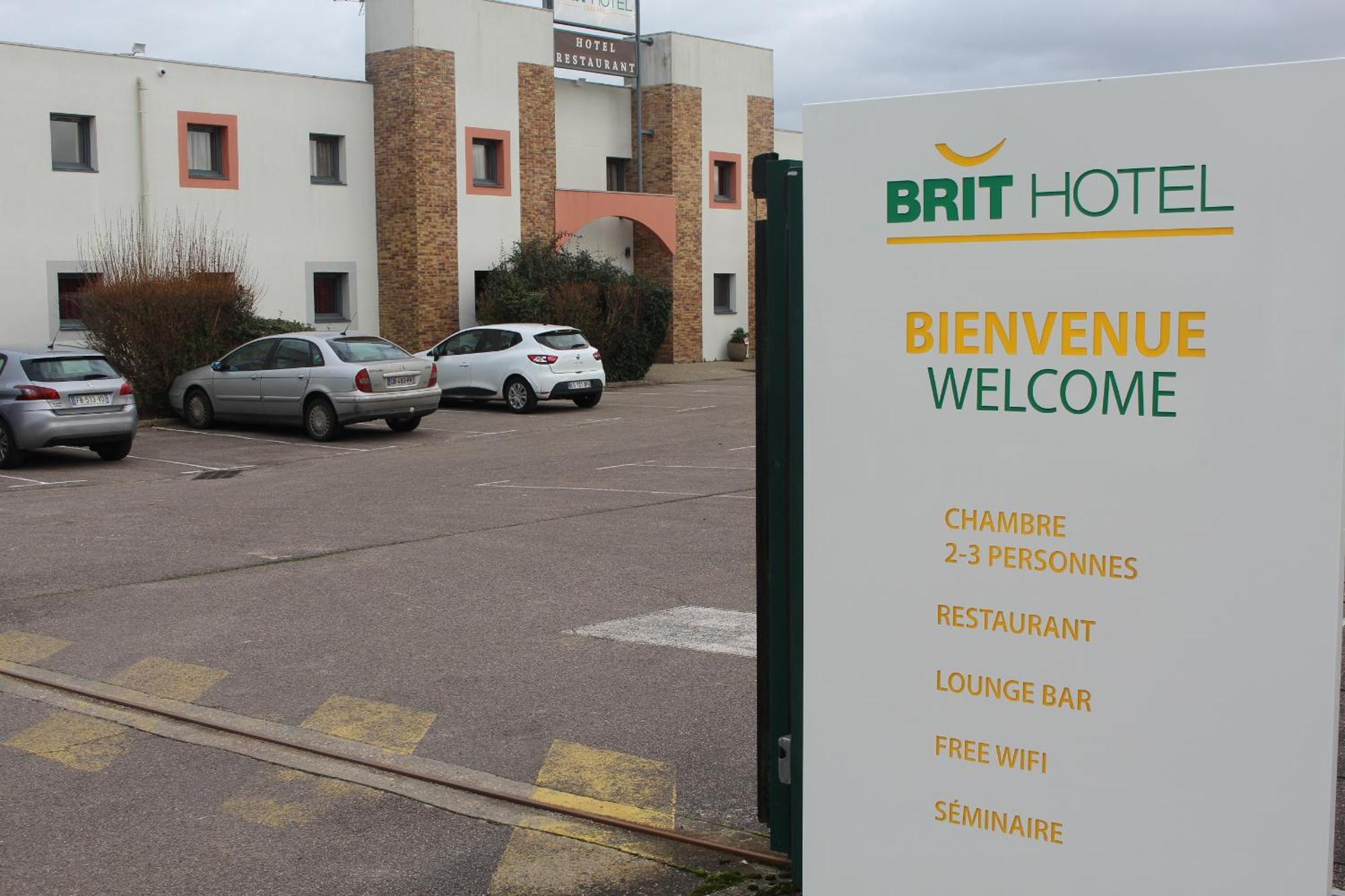 Brit Hotel La Bonne Etape Évreux Buitenkant foto